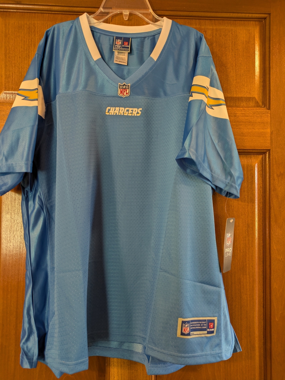 NWT NFL Pro Line Los Angeles Chargers Women's Jersey – Powder Blue 2XL